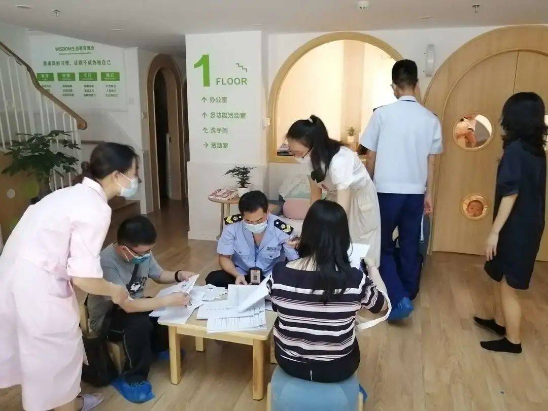 海珠區(qū)迎來(lái)首個(gè)市級(jí)嬰幼兒照護(hù)優(yōu)質(zhì)服務(wù)示范點(diǎn)